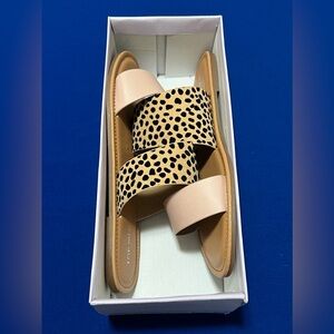 Womens Sandals & Key Bracelet